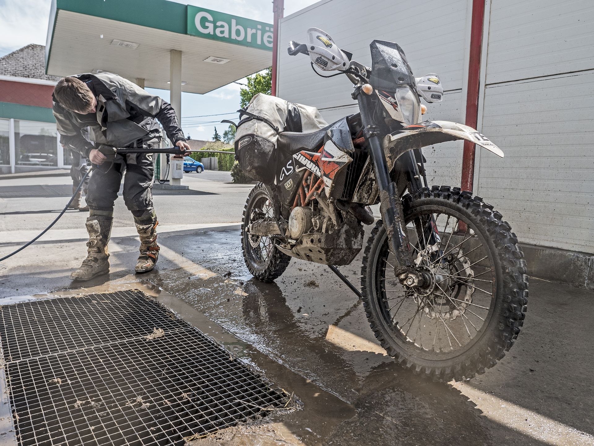 Giant loop deals saddlebags
